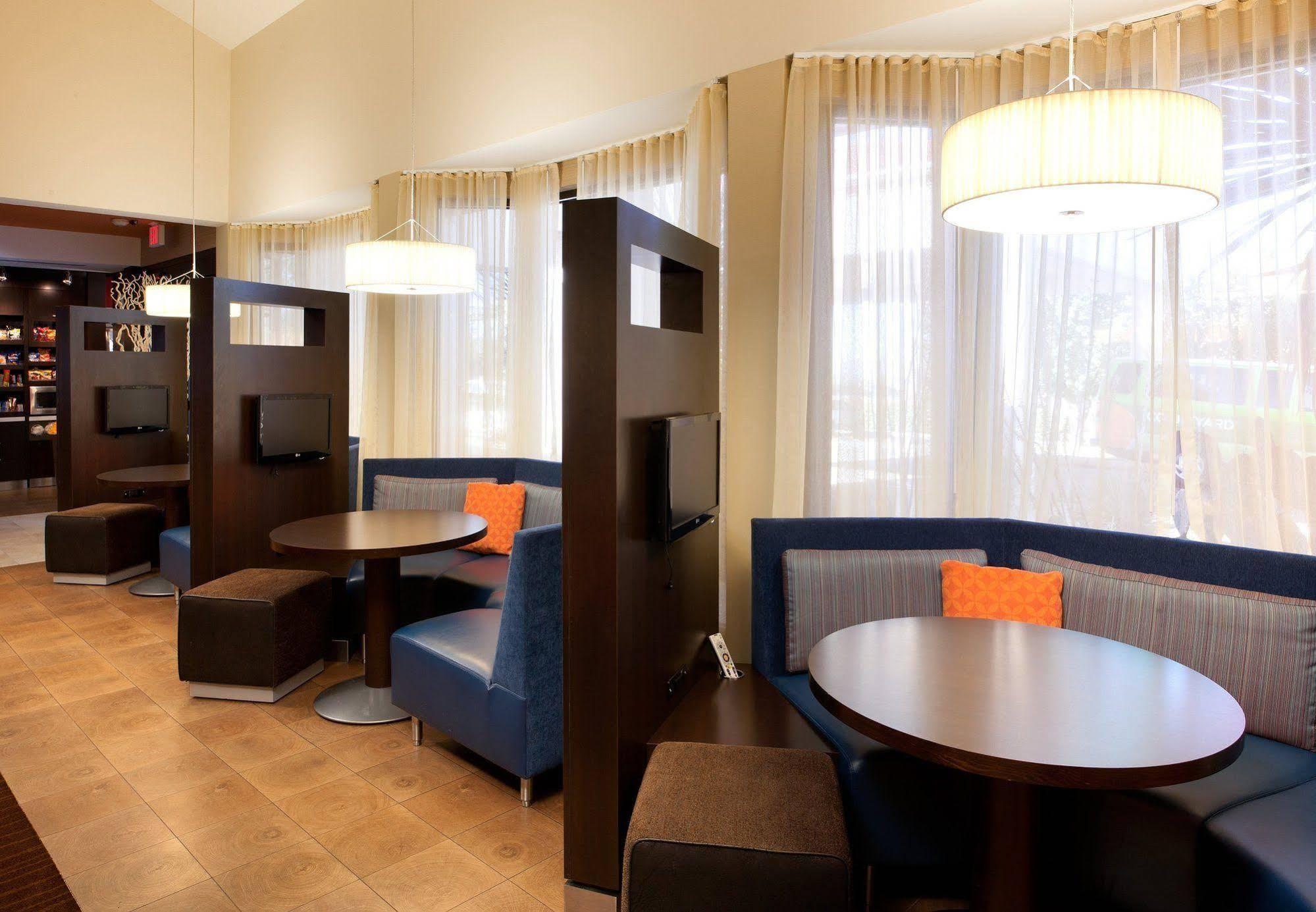 Courtyard By Marriott Albuquerque Airport Hotel Exterior photo